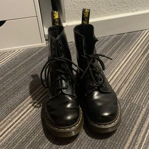 AUTHENTIC DR MARTENS BLACK SIZE 6